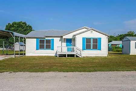 309 Spring Valley Circle Azle, TX 76020