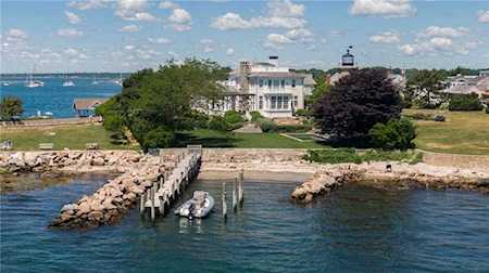 5 Water St Stonington, CT 06378