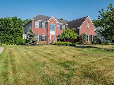 2569 Palmer Ln Avon, OH 44011