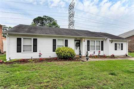 3741 Woodmere Dr Portsmouth, VA 23703