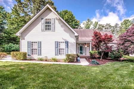 8045 Parkview Ln Sherrills Ford, NC 28673