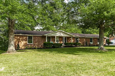 168 New Shackle Island Rd Hendersonville, TN 37075