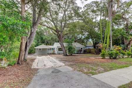 1107 N Betty Ln Clearwater, FL 33755