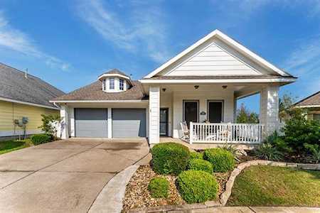 1000 Belle Manor Drive Savannah, TX 76227
