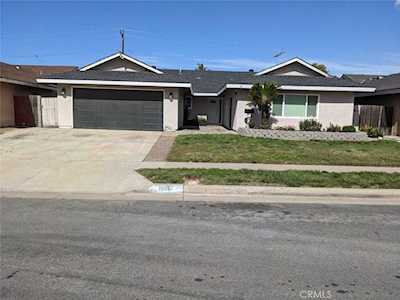 19861 Carmania Ln Huntington Beach, CA 92646