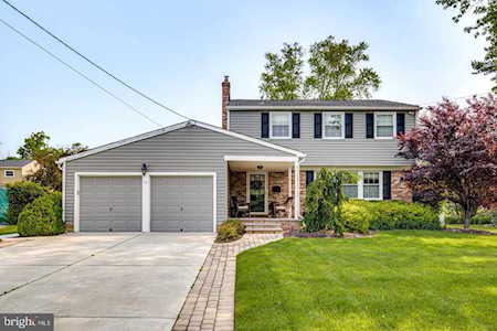 17 Latches Ln Cherry Hill, NJ 08003