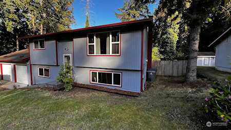51 NE Matthews Dr Belfair, WA 98528