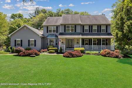 18 Preston Dr Millstone, NJ 08535
