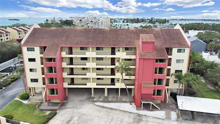 1750 Harbor Pl S #403 South Pasadena, FL 33707
