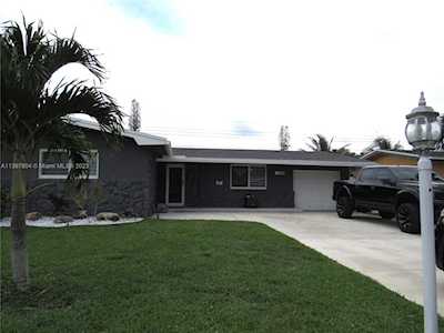 8390 NW 10th St Pembroke Pines, FL 33024