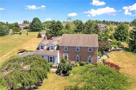 2127 Hayfield Ct Fogelsville, PA 18051