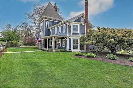 1303 Hope St Bristol, RI 02809