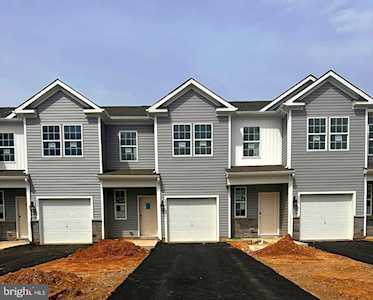 221 Mazzeo Dr Glassboro, NJ 08028