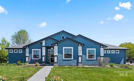7427 E Canterbury Ln Nampa, ID 83687