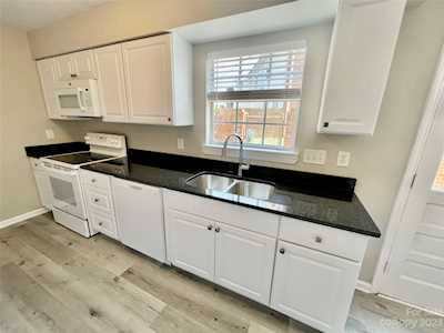 8841 Hunter Ridge Dr Charlotte, NC 28226