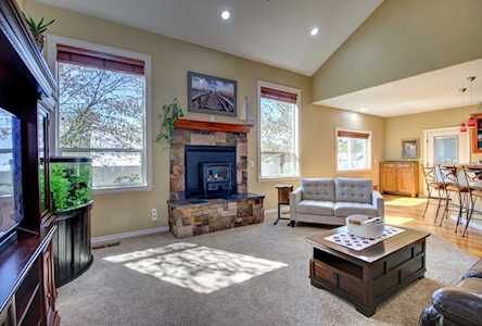 3233 Snowy Butte Ln Central Point, OR 97502