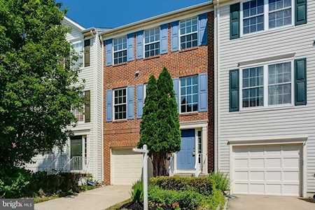 13224 Rolling Plains Ct Herndon, VA 20171