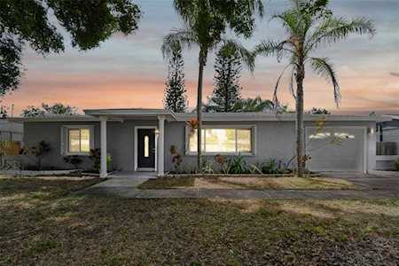 5942 52nd Ave N Kenneth City, FL 33709