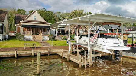 18084 Bayou Pierre Dr Maurepas, LA 70449