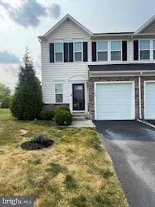 150 Tulip Ln Gilbertsville, PA 19525
