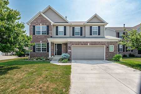 7823 Wahlberg Dr Zionsville, IN 46077