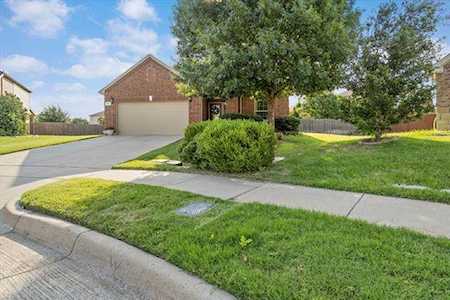 747 Misty Oak Trail Burleson, TX 76028