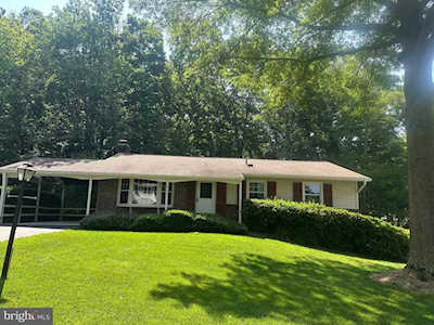 7217 Briarcliff Dr Springfield, VA 22153