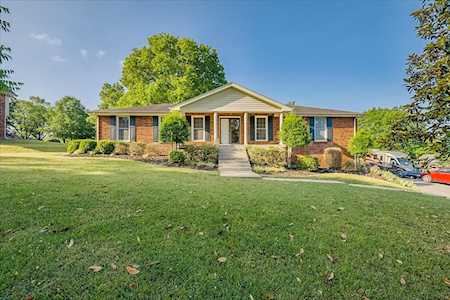 610 Yvonne Dr Goodlettsville, TN 37072