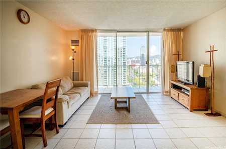 1925 Kalakaua Avenue #1804 Honolulu, HI 96815