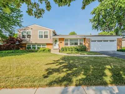2302 N Verde Dr Arlington Heights, IL 60004