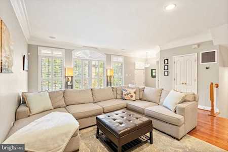 4181 Lower Park Dr Fairfax, VA 22030