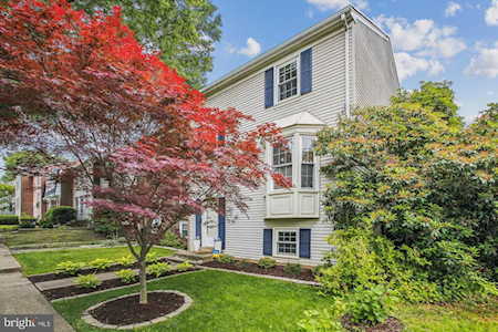 2820 Andiron Ln Vienna, VA 22180