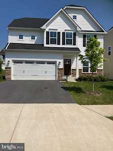 110 Fringetree Ct Lake Frederick, VA 22630