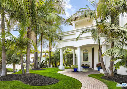 205 W Avenida Valencia San Clemente, CA 92672