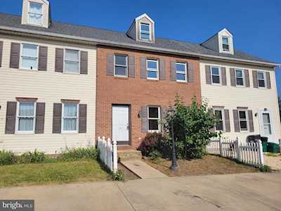 202 Heatherwood Dr Ephrata, PA 17522