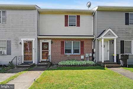 18 Greenway Ln Dover, DE 19901