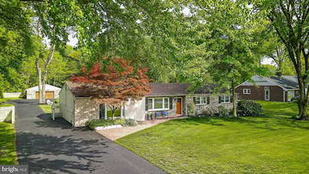 120 Waverly Ave Mount Laurel, NJ 08054