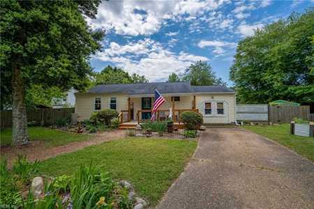 4 Lancelot Ct Newport News, VA 23602