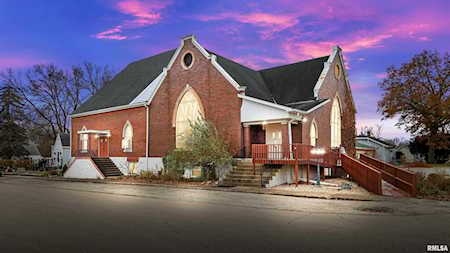 622 W Pine St Chillicothe, IL 61523