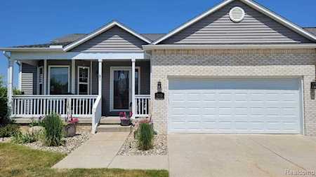 7230 Lindsey Dr Swartz Creek, MI 48473