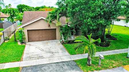 9933 NW 52nd Street Sunrise, FL 33351