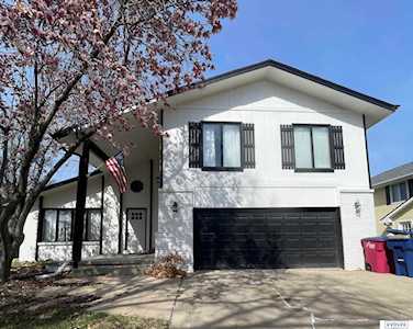 1306 Scott Rd Papillion, NE 68046