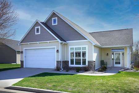 1785 Cottagewood Dr Neenah, Village of Fox Crossing, WI 54956