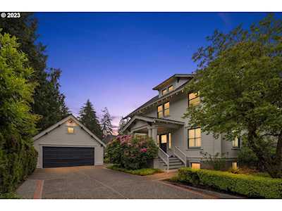 2033 SW Edgewood RD Portland, OR 97201