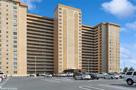 5200 Brittany Dr S #1007 St. Petersburg, FL 33715