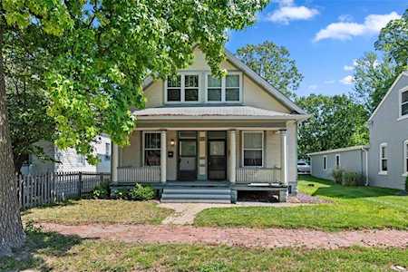 806 Clark St St Charles, MO 63301