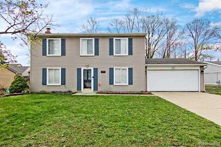 1171 Meadowood Waterford, MI 48327