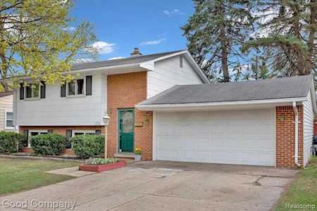 608 Amelia Royal Oak, MI 48073