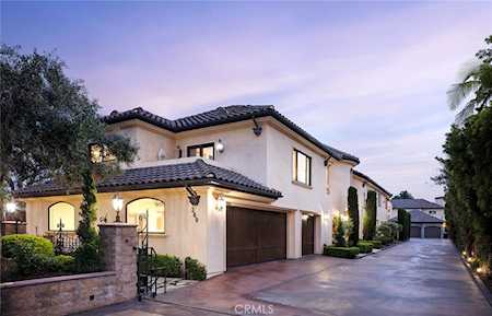 369 22nd St Costa Mesa, CA 92627