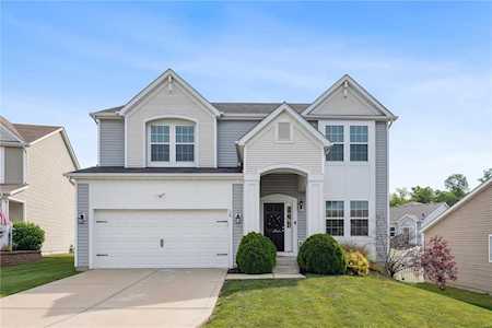 16 Preston Woods Ct Lake St Louis, MO 63367